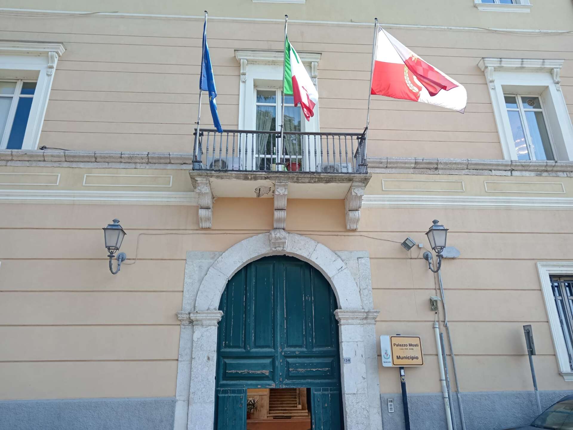 Ampliati gli aventi diritto agli stalli dei residenti nelle piazze Cardinal Pacca e Manfredi di Svevia Ampliati gli aventi diritto agli stalli dei residenti nelle piazze Cardinal Pacca e Manfredi di Svevia