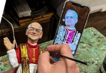 Pizza e statuina presepe, così Napoli saluta Papa Leone XIV