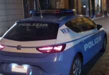 Minaccia minori con bastone e pistola, Polizia arresta 40enne