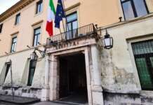 Spacciano droga presso bar, sei Daspo del questore di Caserta