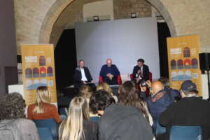 “Racconti per Ricominciare”: il teatro protagonista al tramonto “Racconti per Ricominciare”: il teatro protagonista al tramonto