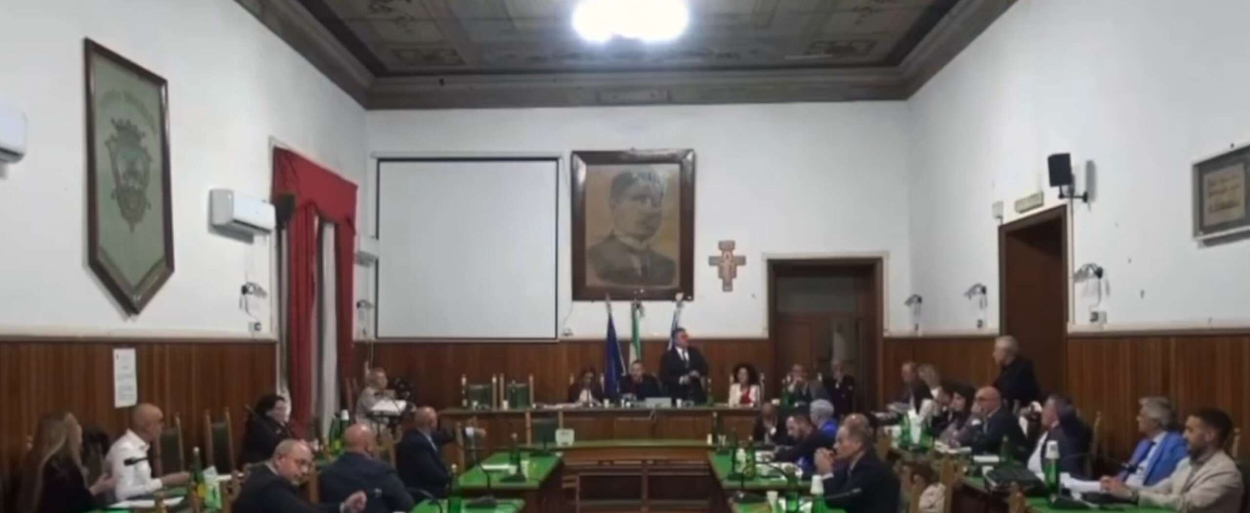 “Sessismo come arma politica?” Il Sindaco di Sarno chiarisce con fermezza: “Rispetto e verità, non strumentalizzazioni” “Sessismo come arma politica?” Il Sindaco di Sarno chiarisce con fermezza: “Rispetto e verità, non strumentalizzazioni”