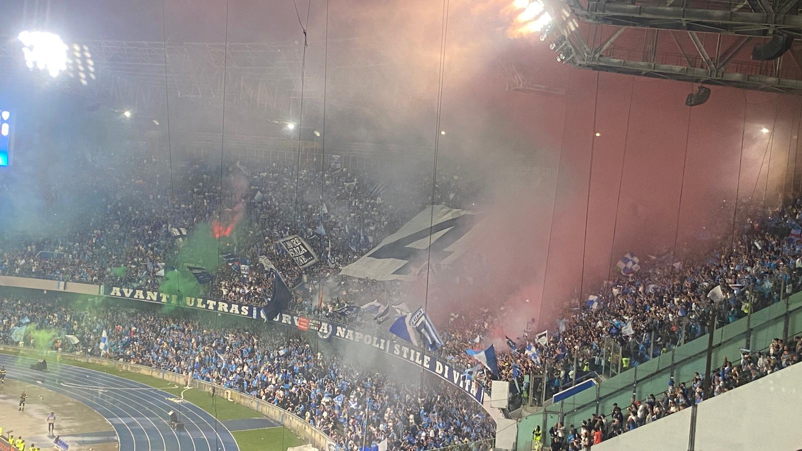 Ore 22.48, il Napoli è Campione d’Italia per la quarta volta! Ore 22.48, il Napoli è Campione d’Italia per la quarta volta!
