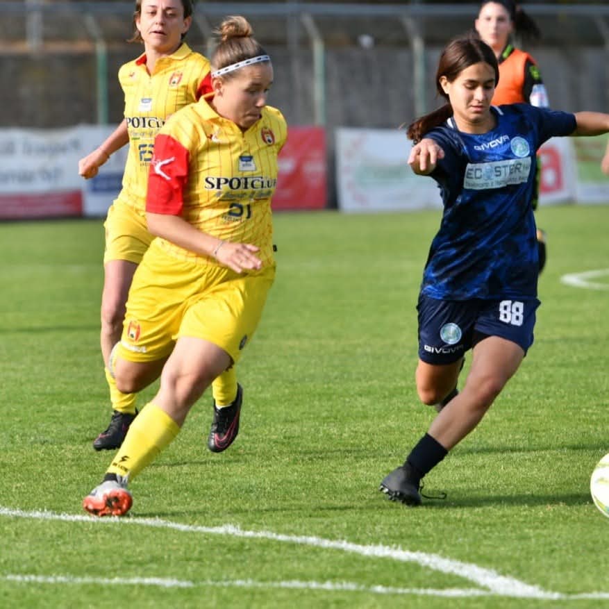 Conclusa la fase a gironi del 5° SHALOM WOMEN’S SOCCER CUP 2025: oggi le finali a Paduli. Conclusa la fase a gironi del 5° SHALOM WOMEN’S SOCCER CUP 2025: oggi le finali a Paduli.