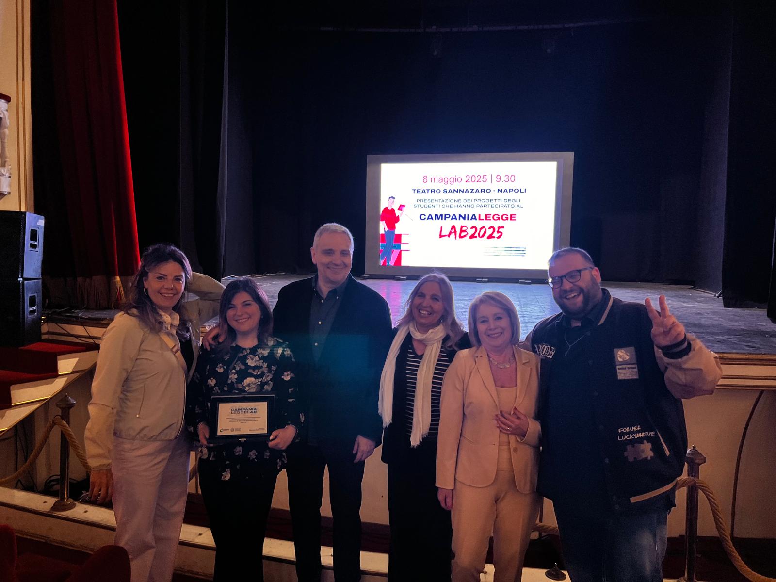 L’IIS Alberti-Virgilio al teatro Sannazaro, ‘Il Treno dei Bambini’ riceve il plauso dello scrittore De ...