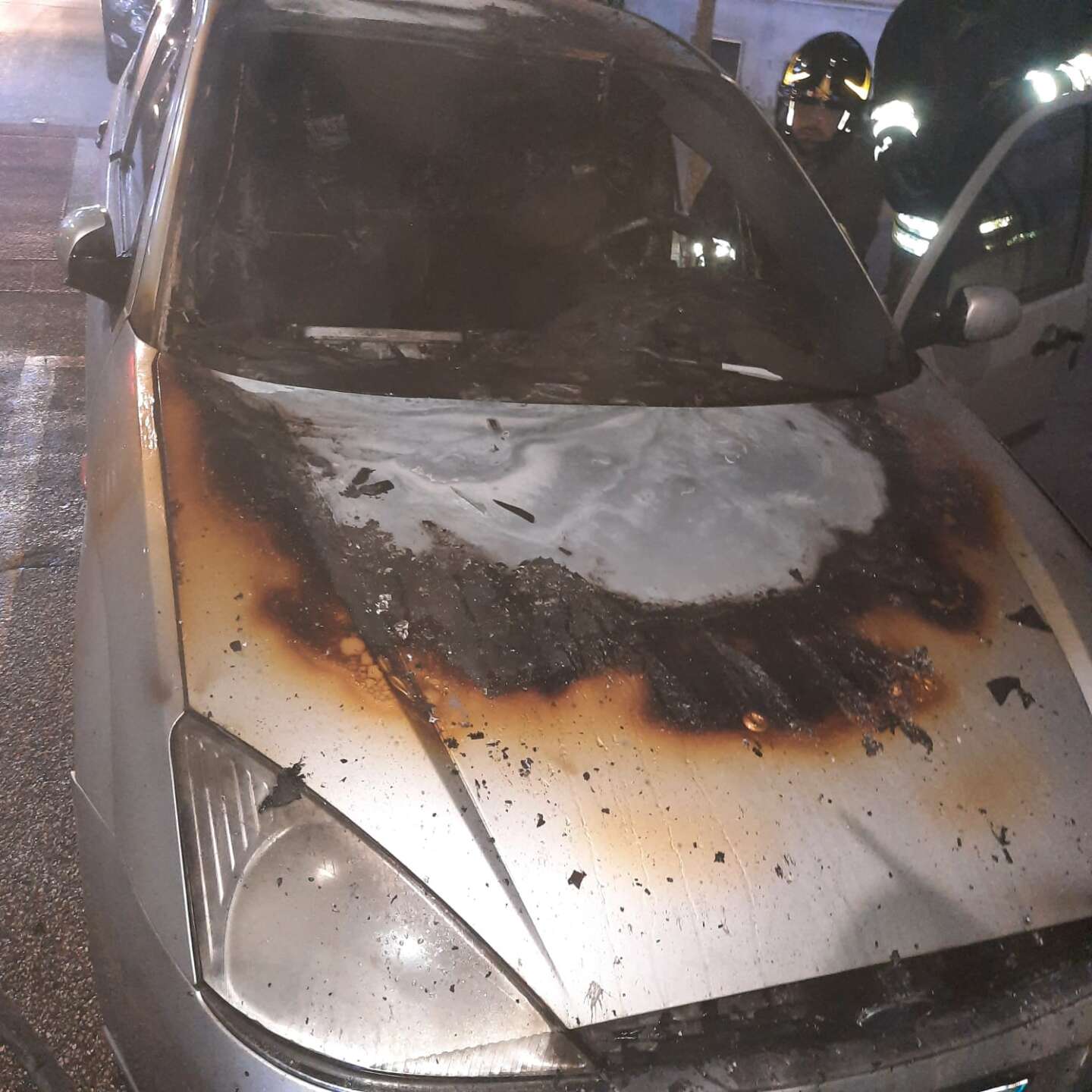 Auto e moto a fuoco nella notte: due episodi tra Benevento ed Arpaise Auto e moto a fuoco nella notte: due episodi tra Benevento ed Arpaise
