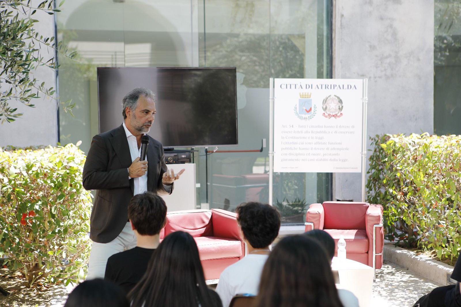 Legalità è memoria viva: Maresca porta Falcone tra i giovani di Atripalda Legalità è memoria viva: Maresca porta Falcone tra i giovani di Atripalda
