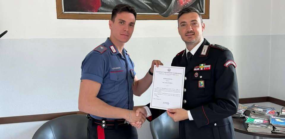 tenta il suicidio a milano salvata da un carabiniere irpino