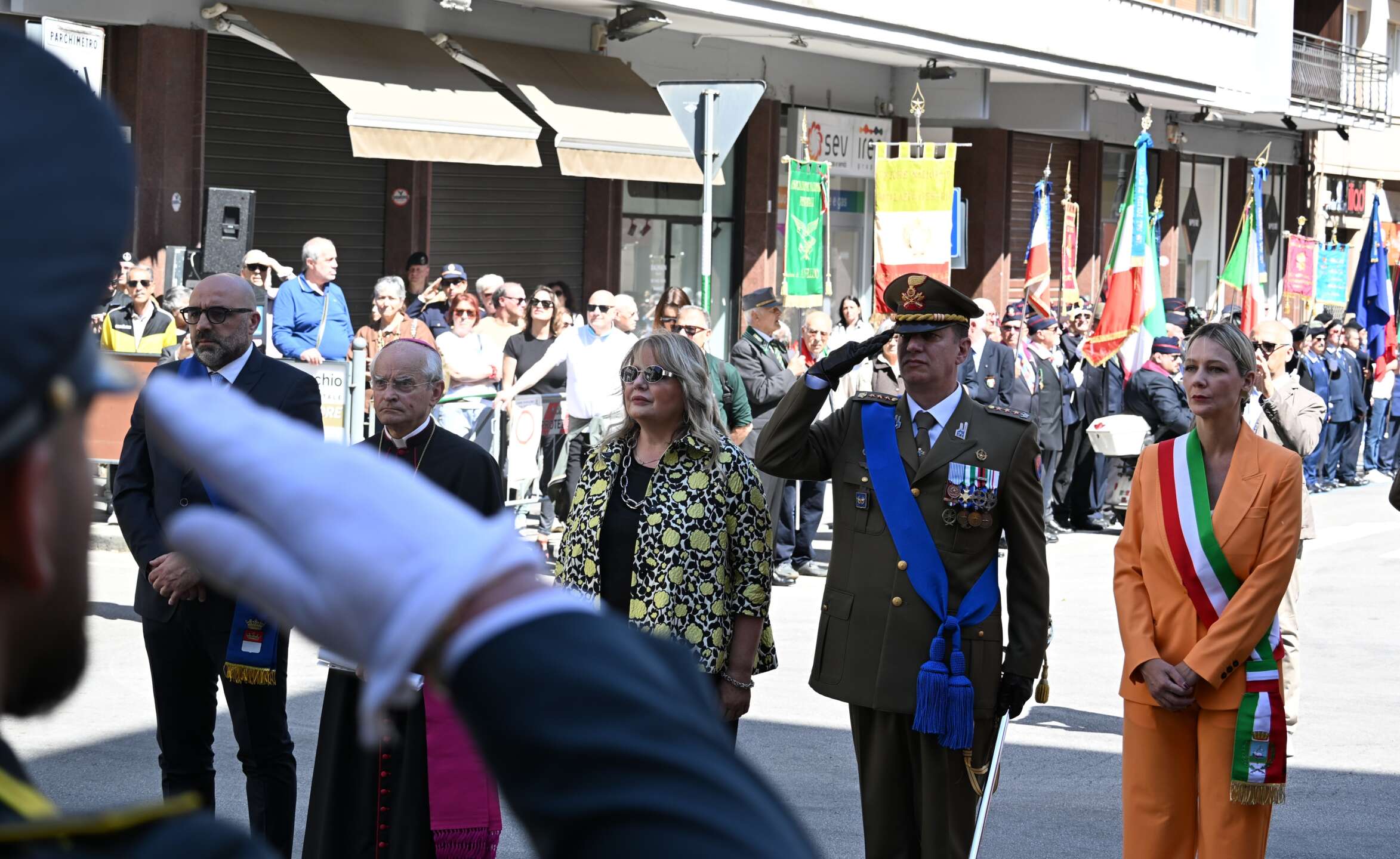 avellino celebra la repubblica memoria rispetto e pace al centro del 2 giugno