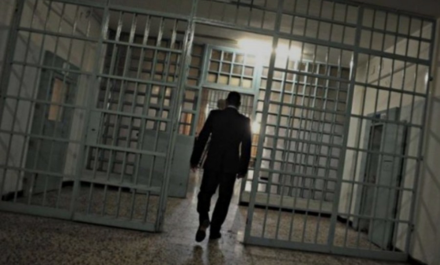 colto da un infarto in carcere durante il servizio muore poliziotto di 50 anni