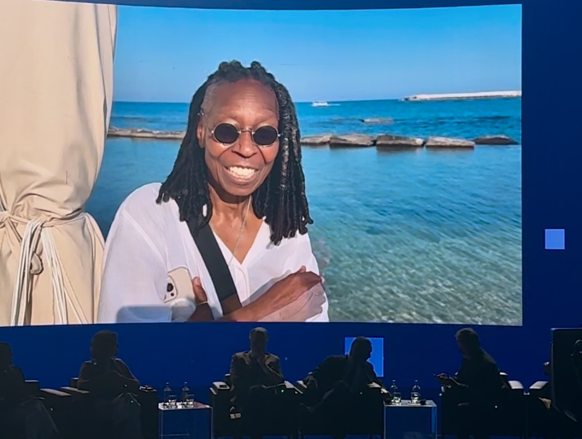 napoli whoopi goldberg entra nel cast di 8216un posto al sole8217