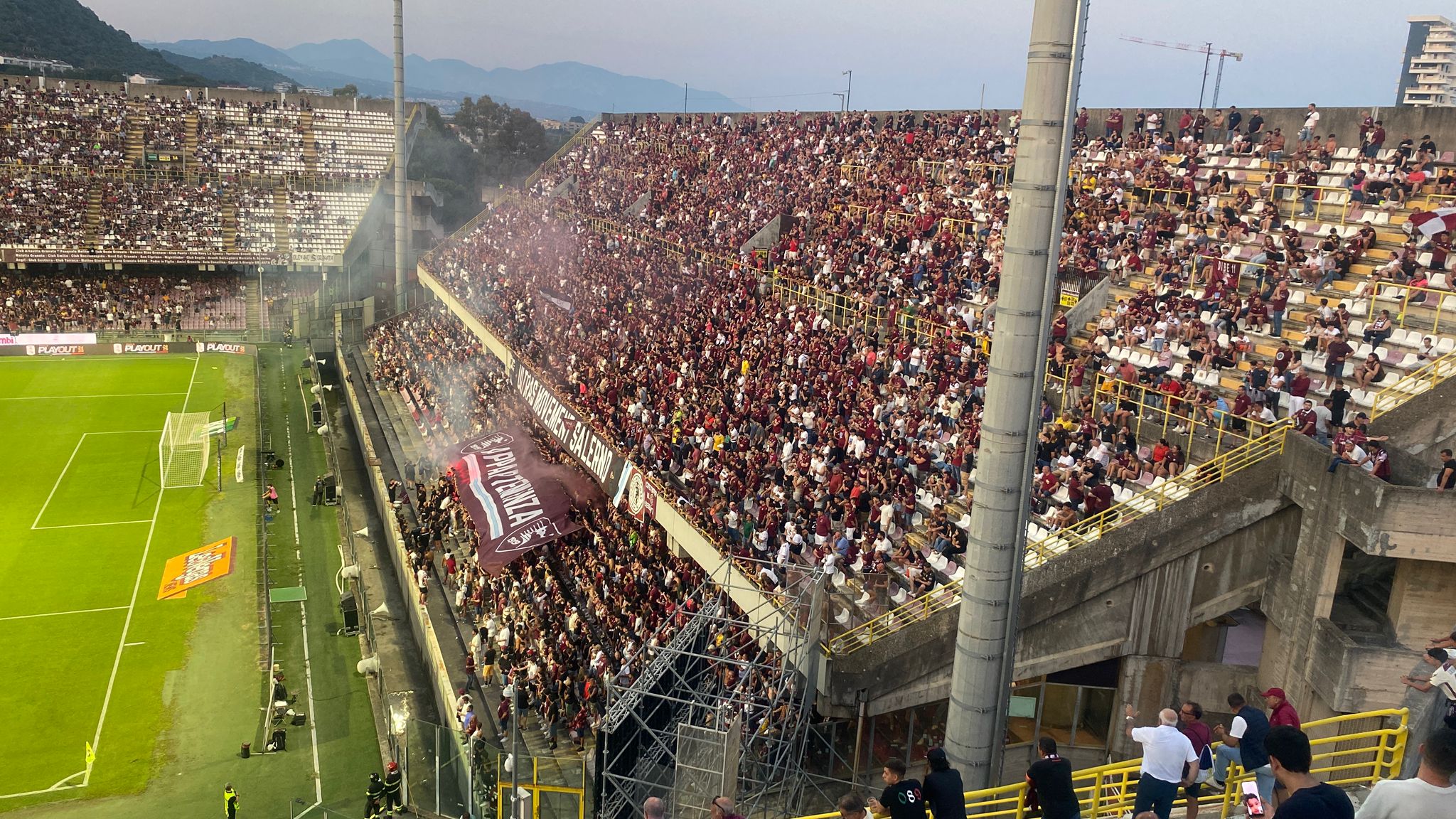 La Salernitana perde i playout e lascia la serie B nel peggiore dei modi La Salernitana perde i playout e lascia la serie B nel peggiore dei modi