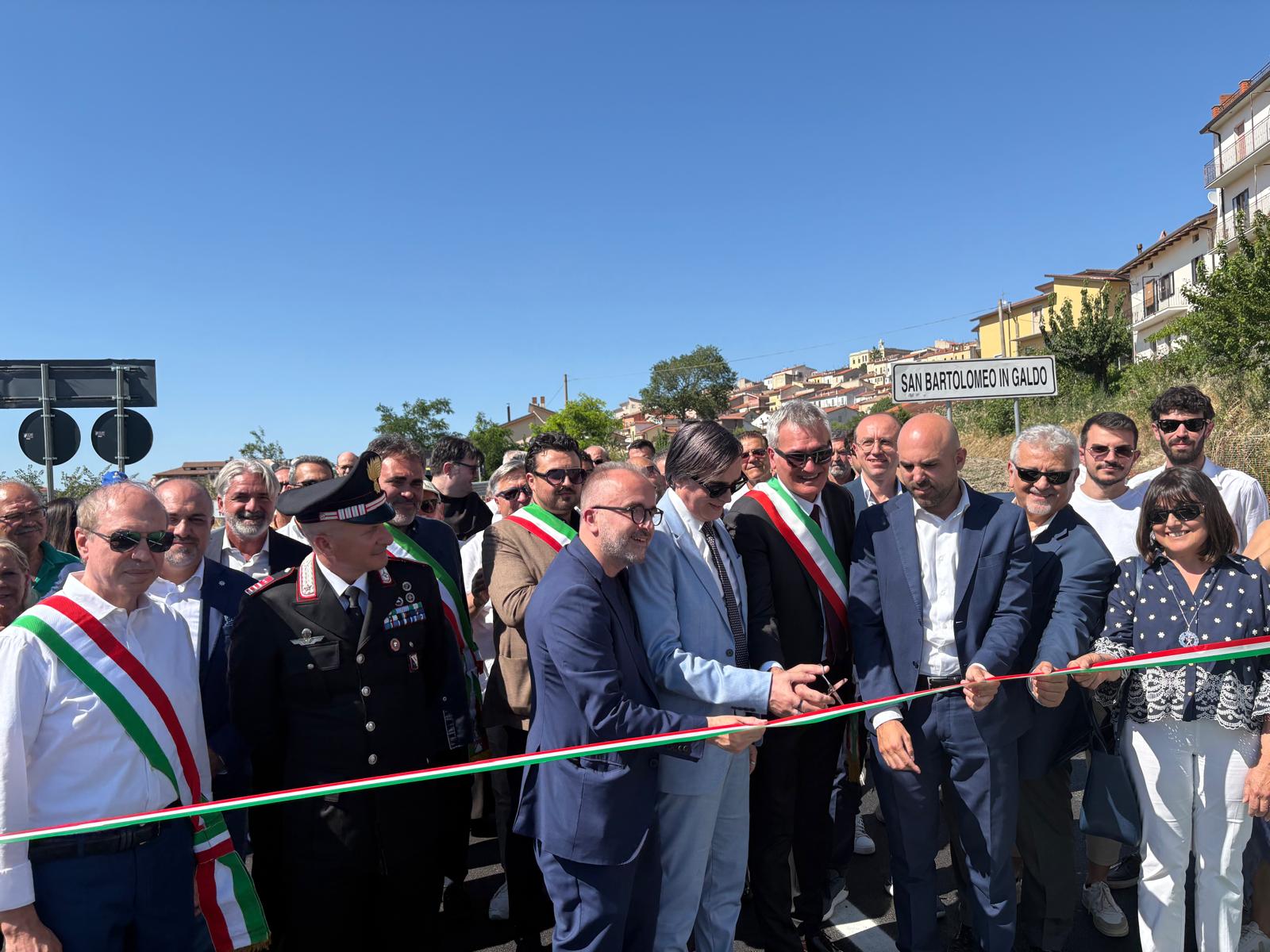 FOTO/ Aperto al transito il nuovo viadotto della SS369 “Appulo Fortorina” FOTO/ Aperto al transito il nuovo viadotto della SS369 “Appulo Fortorina”
