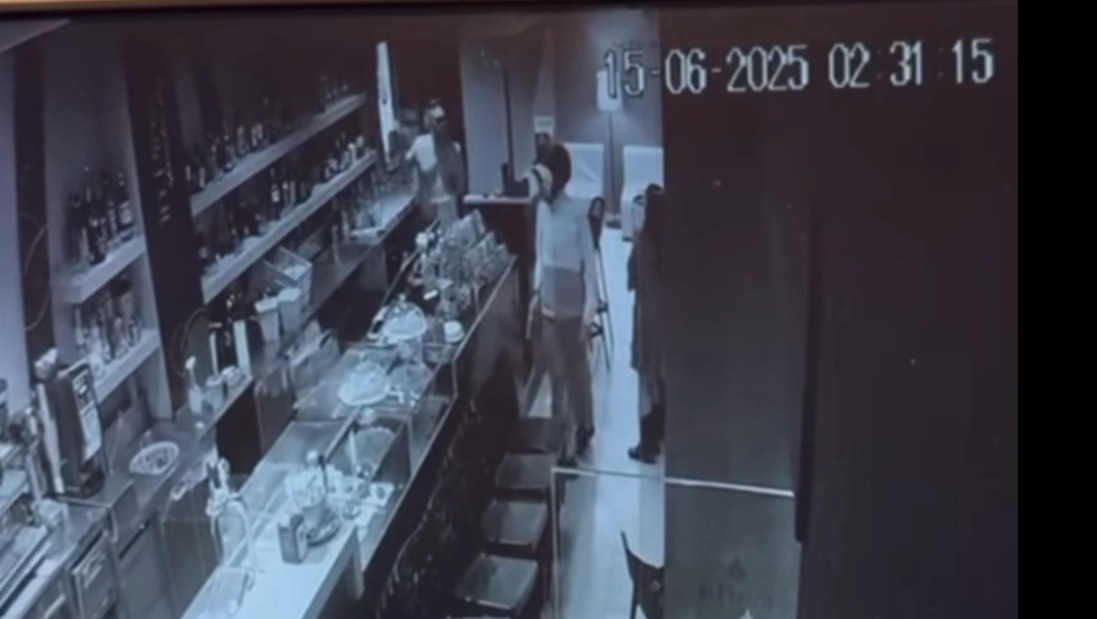 via galloppo e doppia rapina la stessa mano un fermo della polizia