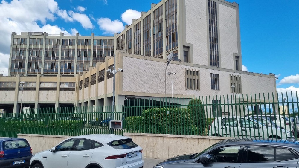 lite social e accuse diffamatorie ma il gip archivia niente processo per il sindaco vernillo