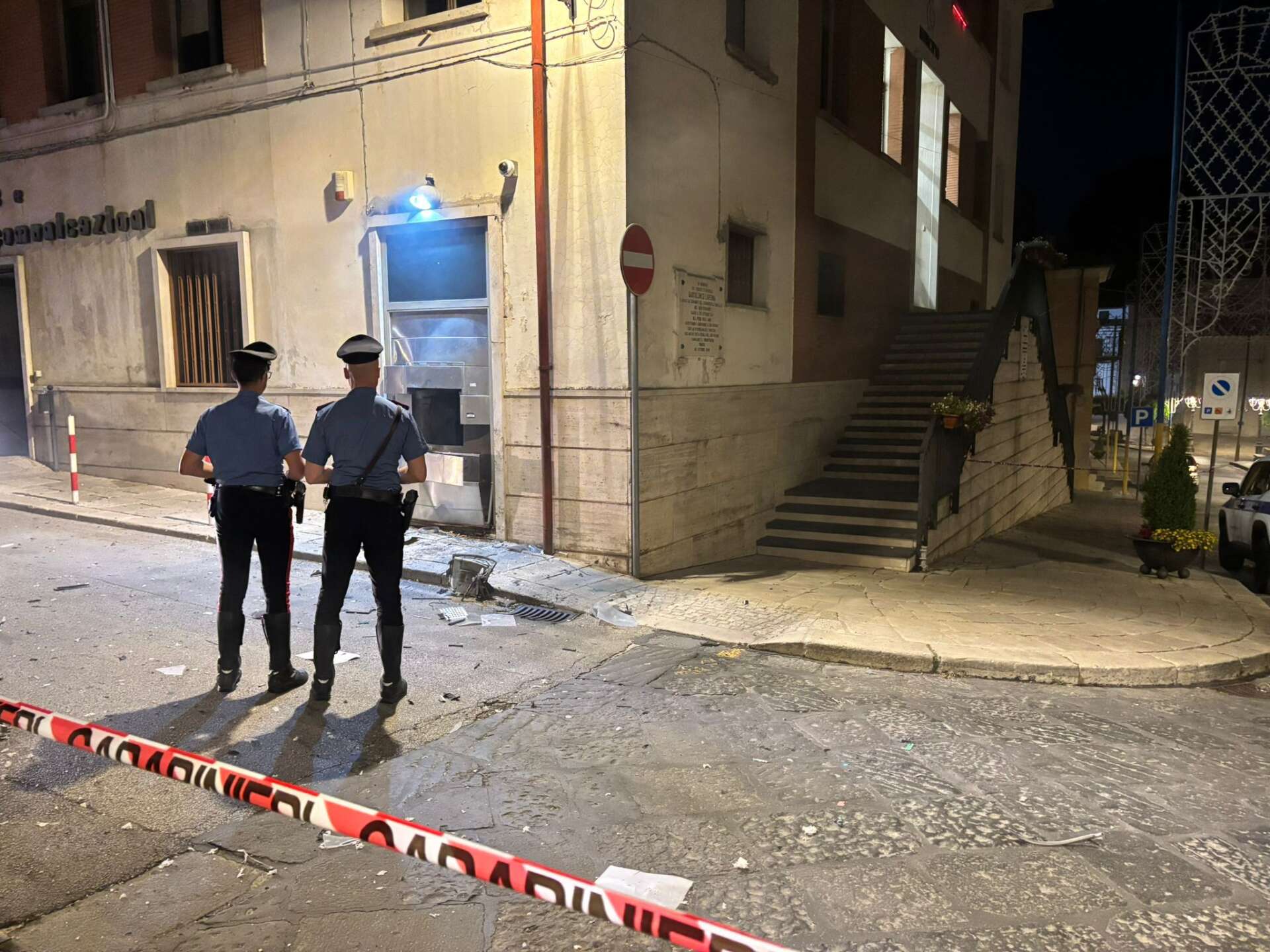Bancomat fatto esplodere con la “marmotta”: nuovo assalto in Irpinia Bancomat fatto esplodere con la “marmotta”: nuovo assalto in Irpinia
