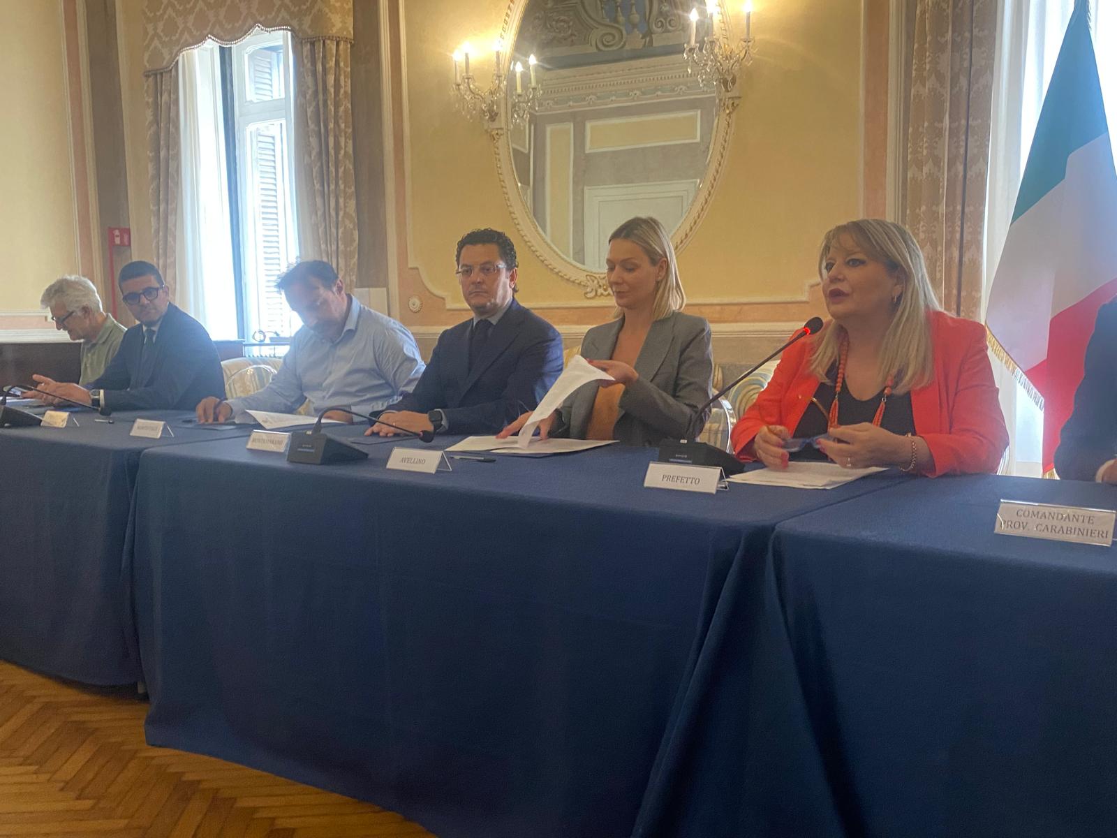 sicurezza urbana firmati i patti tra prefettura e 33 comuni irpini