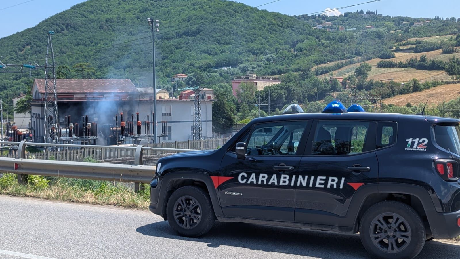 Incendio in una cabina elettrica: traffico ferroviario bloccato Incendio in una cabina elettrica: traffico ferroviario bloccato