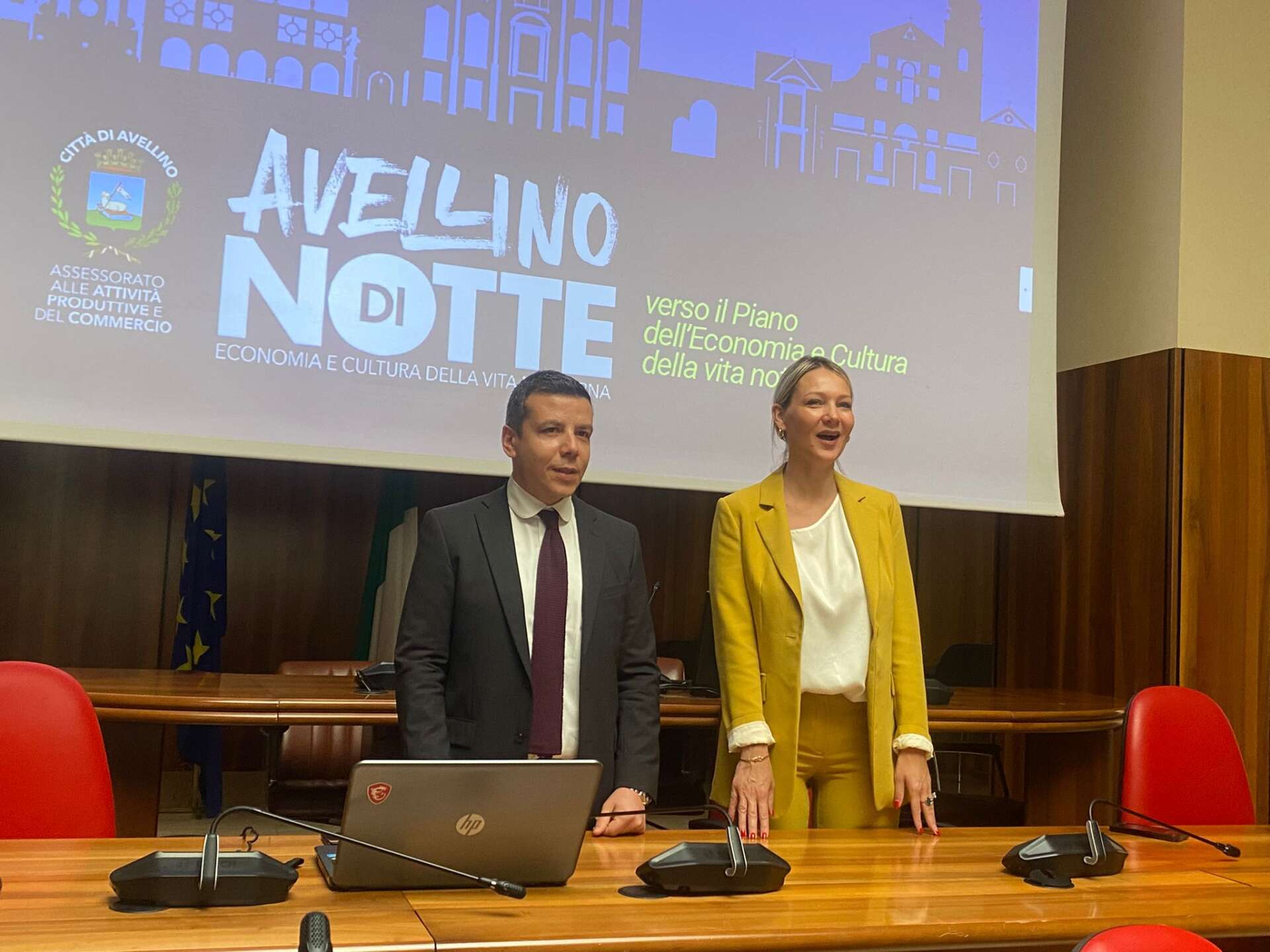 Il modello Vienna, Tokyo e Copenhagen per Avellino di notte Il modello Vienna, Tokyo e Copenhagen per Avellino di notte