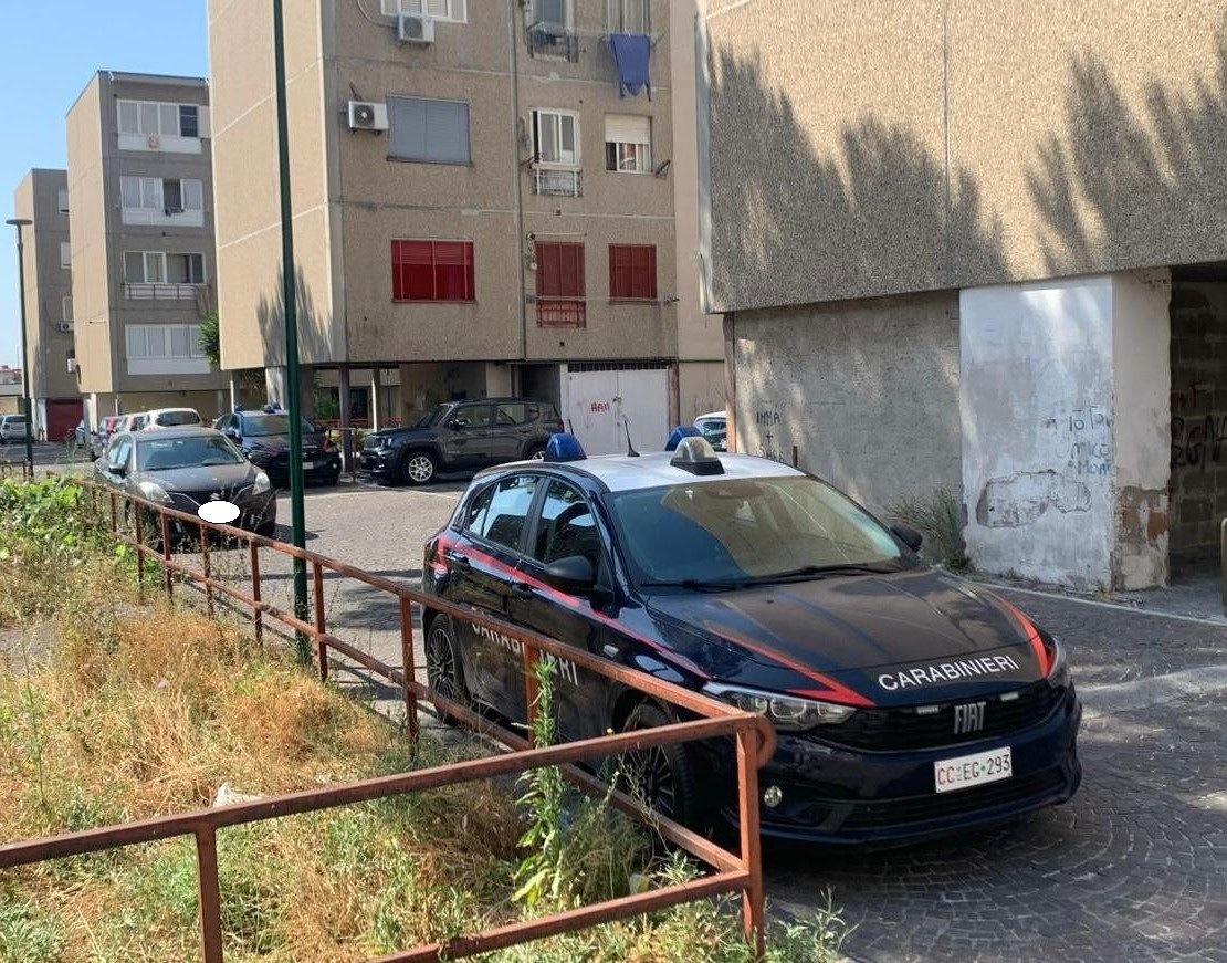 Ponticelli, roccaforte del clan De Martino: sgomberi e sequestri di Carabinieri e Polizia Locale Ponticelli, roccaforte del clan De Martino: sgomberi e sequestri di Carabinieri e Polizia Locale