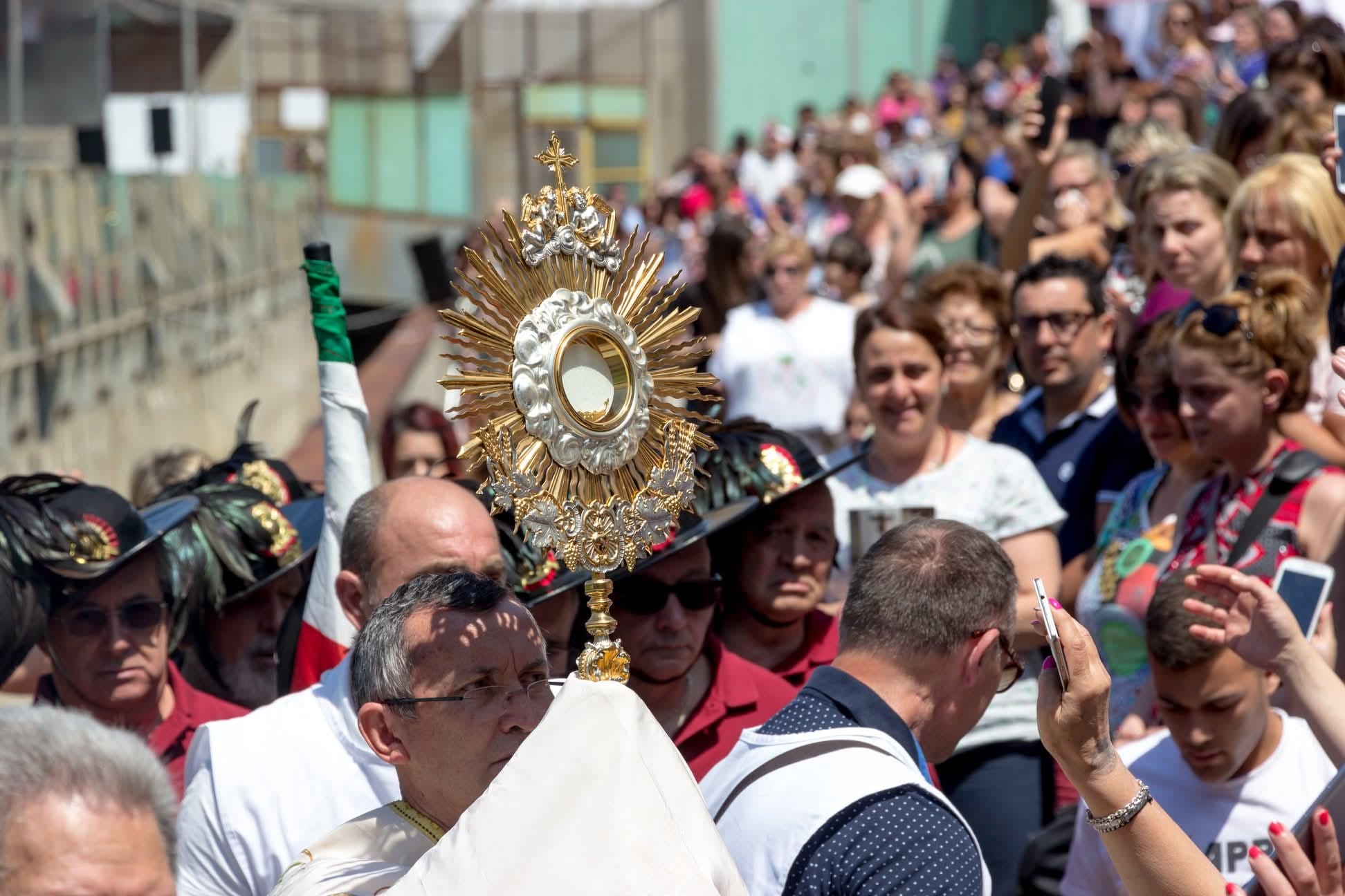 il 12 e 13 luglio ad agropoli il congresso internazionale dei carismatici