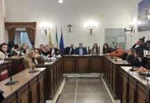 Centro Storico di Napoli, alla Municipalità 2 implode il ‘campo largo’: metà consiglio ‘sfiducia’ la giunta