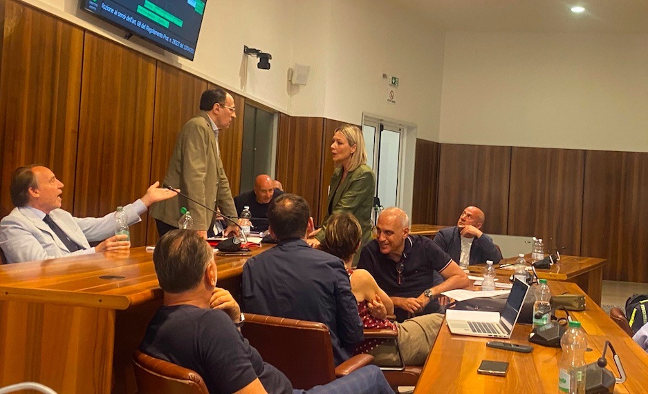 festiani sotto sui prius in 12 nargi compresa bocciano la pratica
