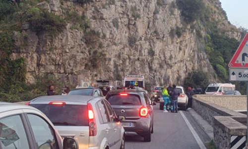 Incidente mortale, sos dalla Costiera Amalfitana: “Subito gli autovelox” Incidente mortale, sos dalla Costiera Amalfitana: “Subito gli autovelox”