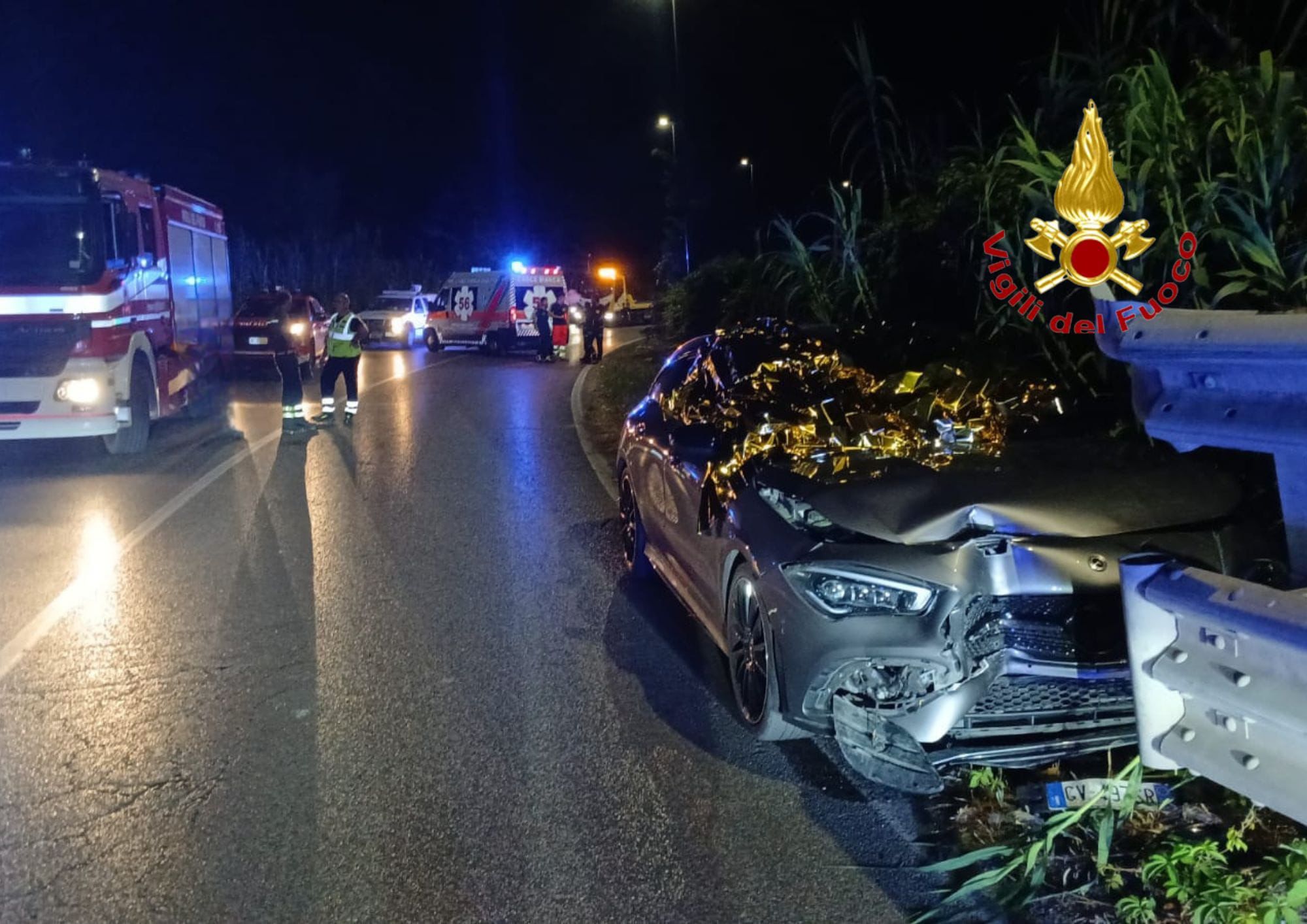 FOTO/ Impatto mortale contro un guard rail: perde la vita un 52enne FOTO/ Impatto mortale contro un guard rail: perde la vita un 52enne