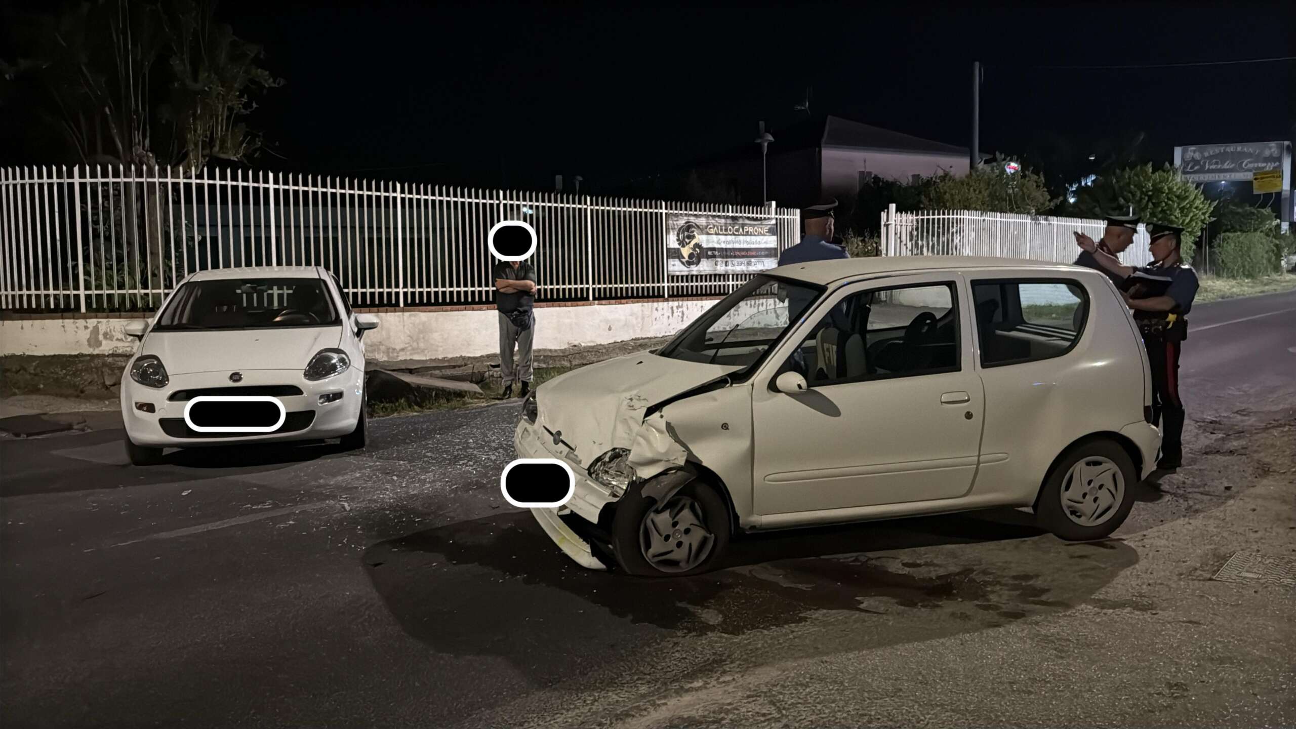 FOTO/ Scontro tra due auto alle porte di Benevento: tre feriti FOTO/ Scontro tra due auto alle porte di Benevento: tre feriti