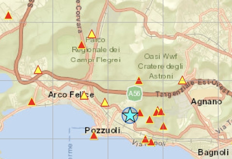 Campi Flegrei, nuova scossa di 3.2 avvertita pure a Napoli. L’Ingv: “Inizio di sciame sismico” Campi Flegrei, nuova scossa di 3.2 avvertita pure a Napoli. L’Ingv: “Inizio di sciame sismico”