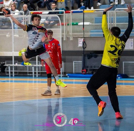 Pallamano, Cologne promosso in A Gold: brilla il sannita Ivano Rossi con un futuro da dottore Pallamano, Cologne promosso in A Gold: brilla il sannita Ivano Rossi con un futuro da dottore