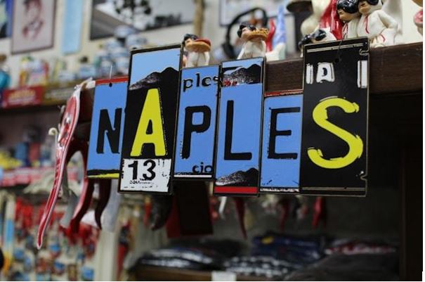 Napoli tra storia, mare e vitalità: un viaggio nell’anima del Sud Napoli tra storia, mare e vitalità: un viaggio nell’anima del Sud
