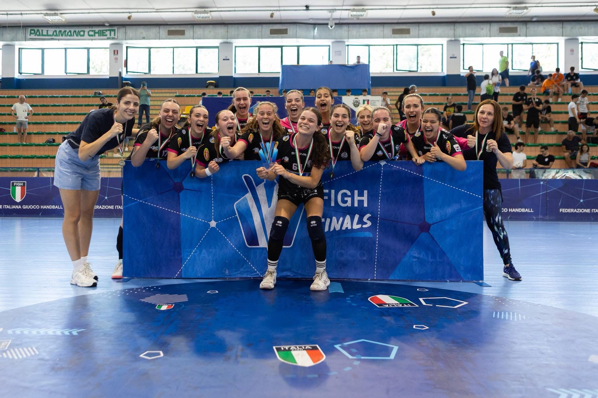 Jomi Salerno Under 18 sul podio nazionale: bronzo conquistato a Chieti Jomi Salerno Under 18 sul podio nazionale: bronzo conquistato a Chieti