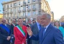 FOTO/Crisi ad Avellino, Piantedosi:si agisca per interesse collettivo