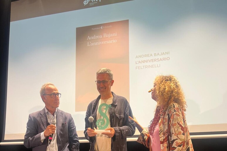 Andrea Bajani vince il Premio Strega Giovani 2025 Andrea Bajani vince il Premio Strega Giovani 2025