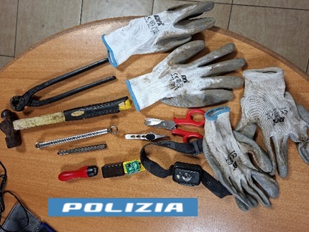 fermati con attrezzi da scasso denunciate tre persone