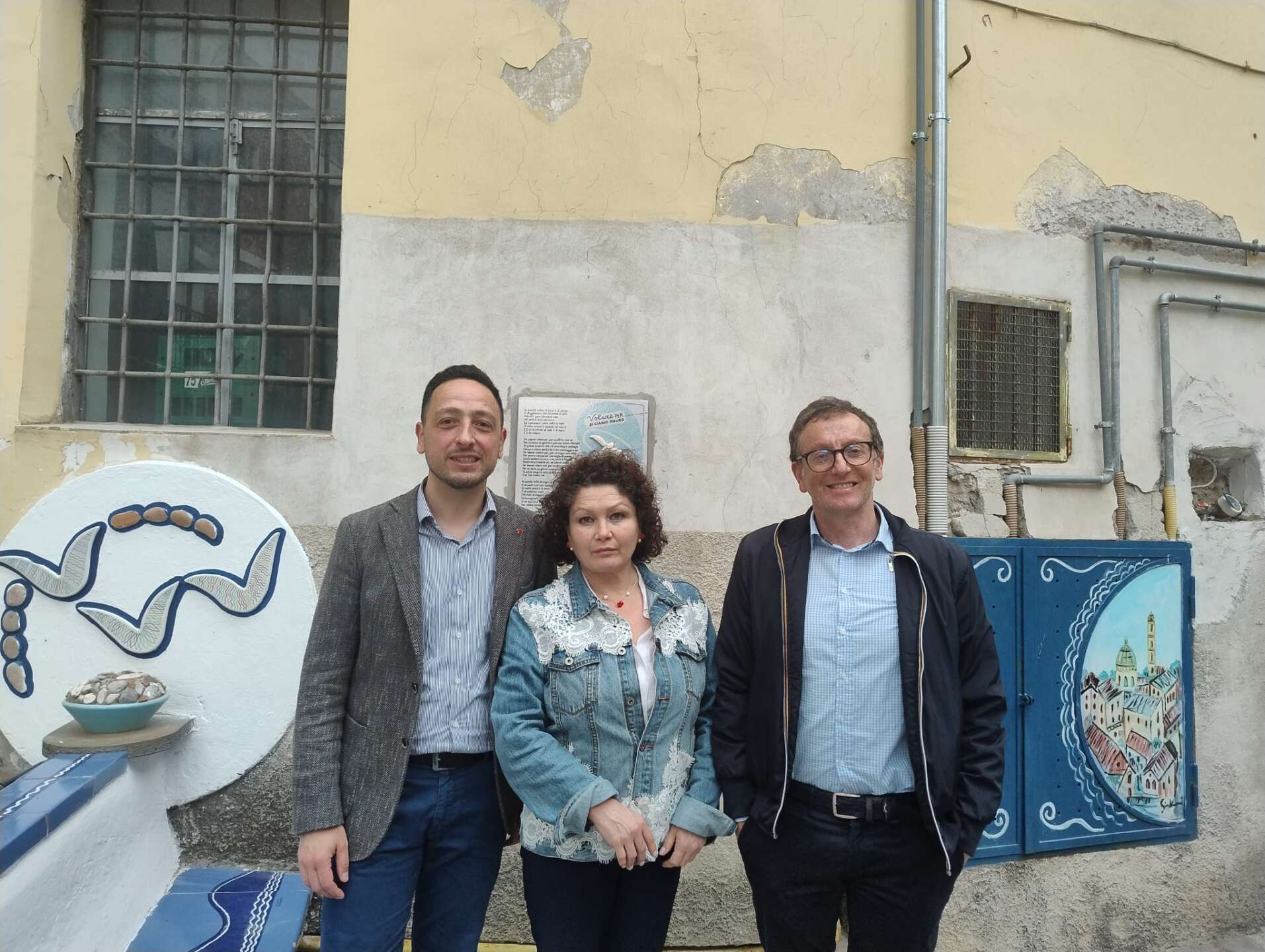 Consigliere incompatibile: tributi saldati dopo sei mesi, la minoranza a Vietri ne chiede le dimissioni Consigliere incompatibile: tributi saldati dopo sei mesi, la minoranza a Vietri ne chiede le dimissioni