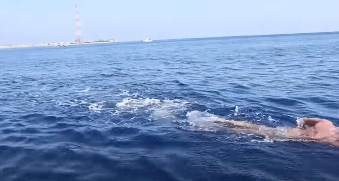 attraversare a nuoto lo stretto di messina un sannita a caccia dell8217impresa