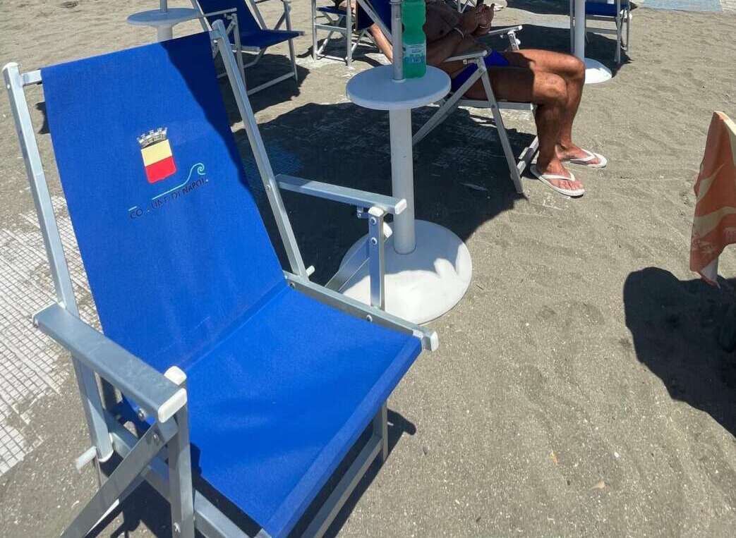 Napoli, scomparse sdraio dalla spiaggia Rotonda Diaz