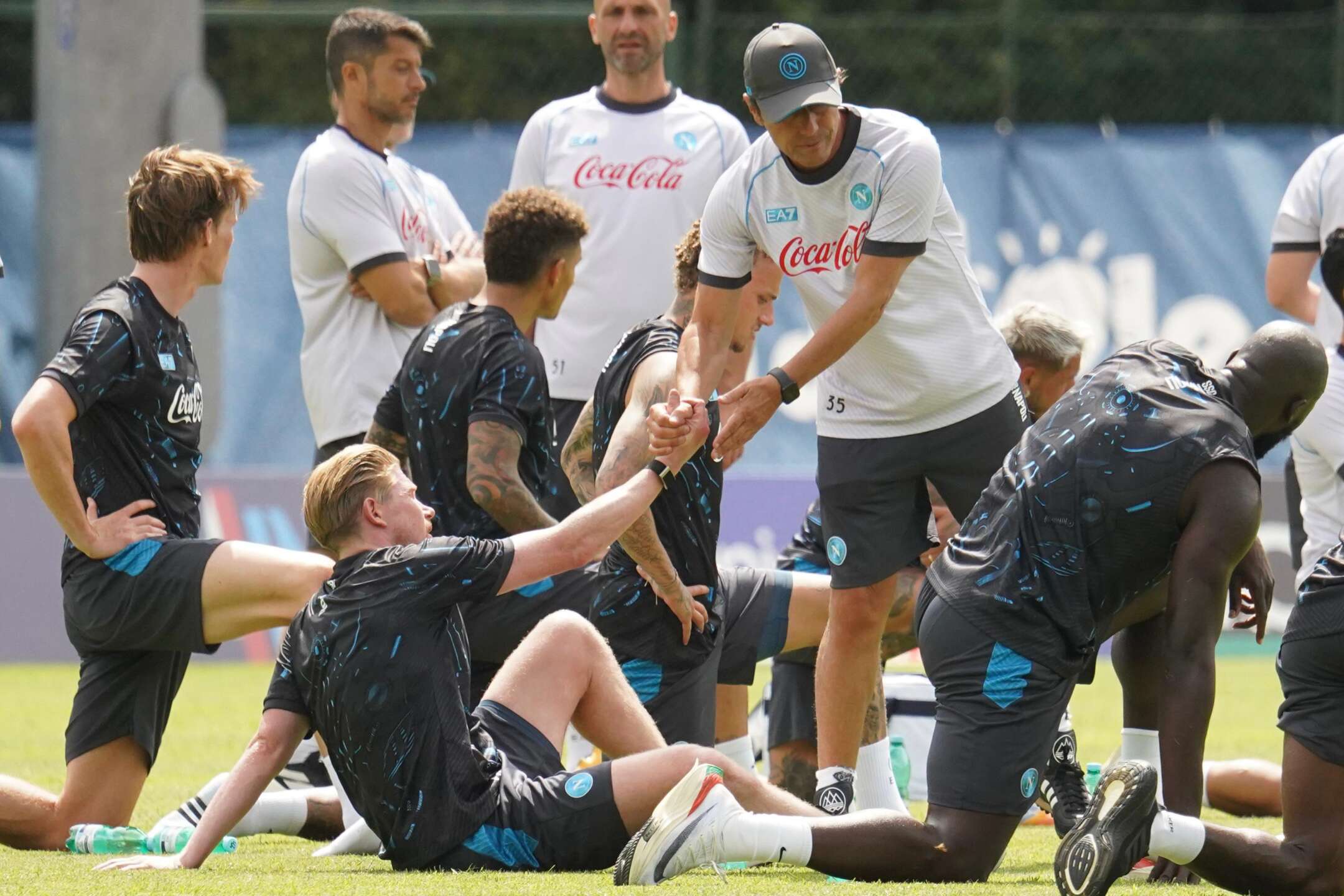 Napoli, prove tattiche a Dimaro: Conte mischia le carte e alza i giri Napoli, prove tattiche a Dimaro: Conte mischia le carte e alza i giri