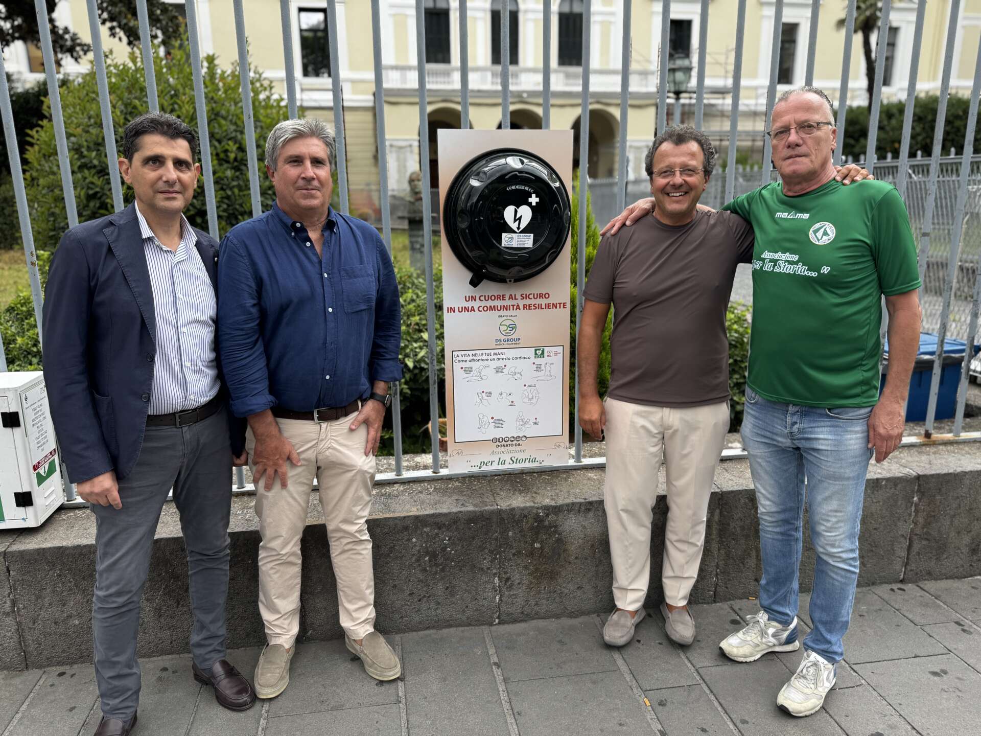 l8217associazione per la storia in campo per la citt224 donato un defibrillatore dopo il furto