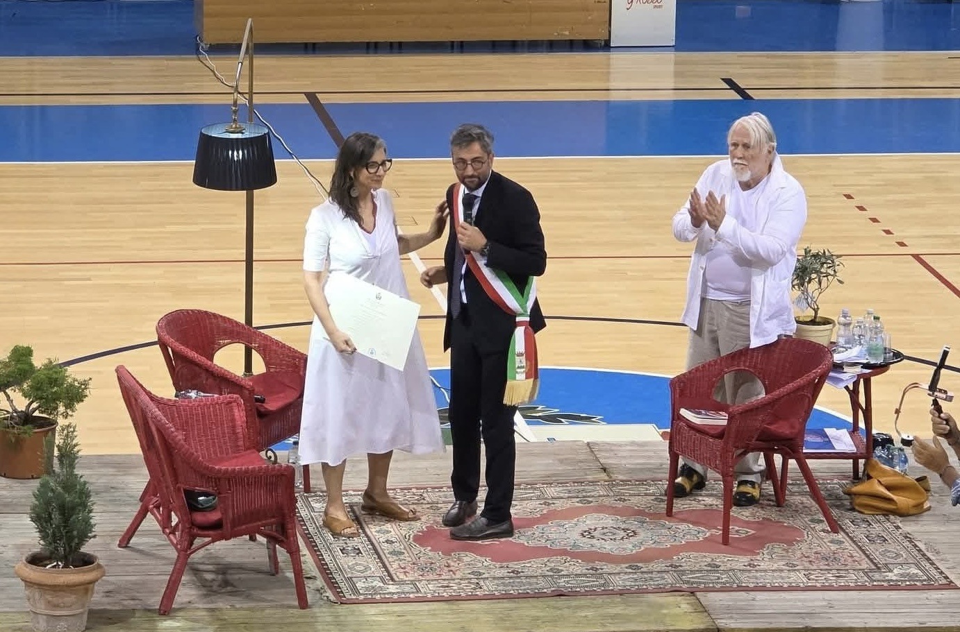 diritti umani e impegno civile ariano irpino onora francesca albanese