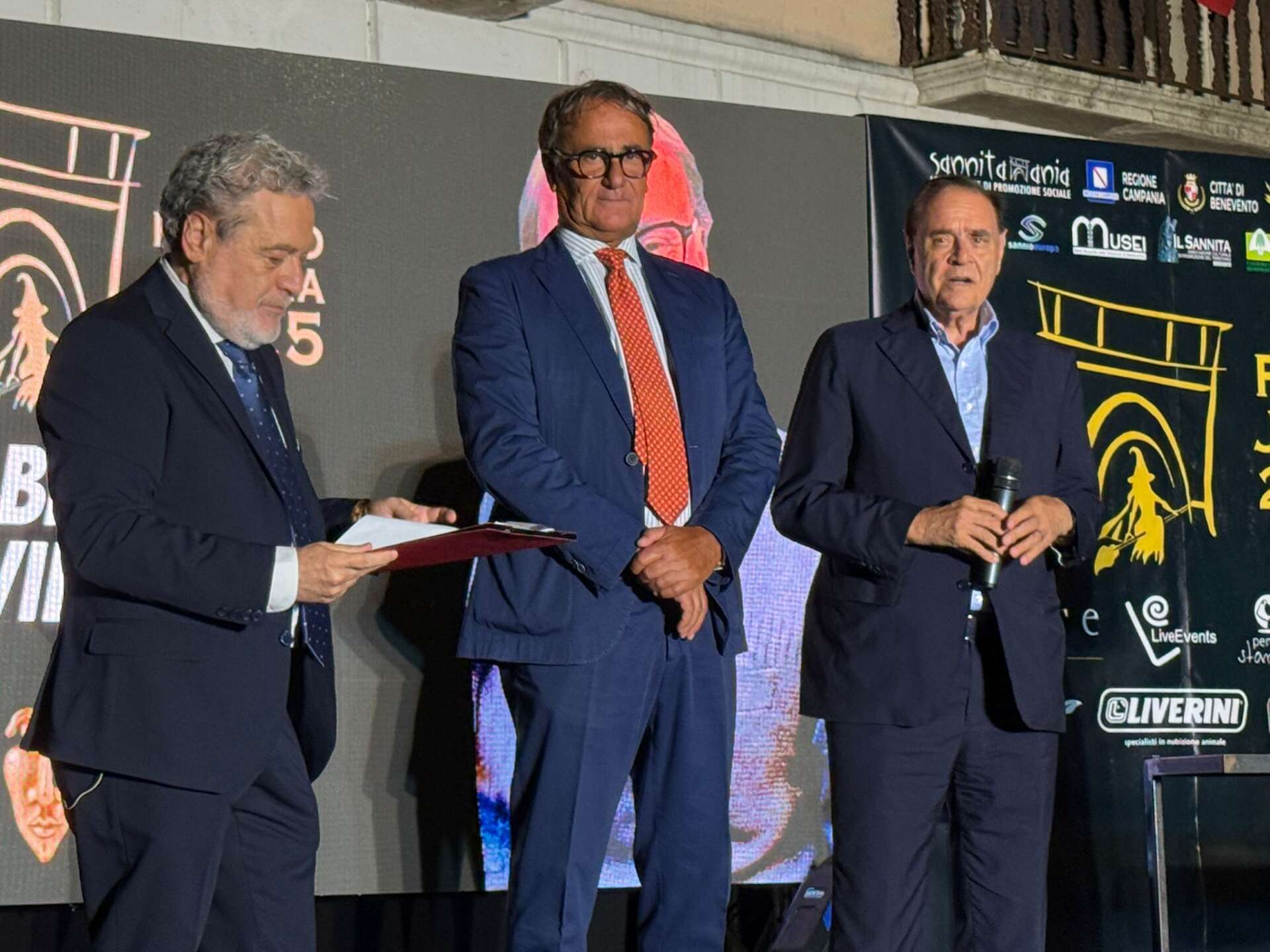 notte delle streghe 8211 janare benevento festival ottima la seconda serata e code per visitare le location