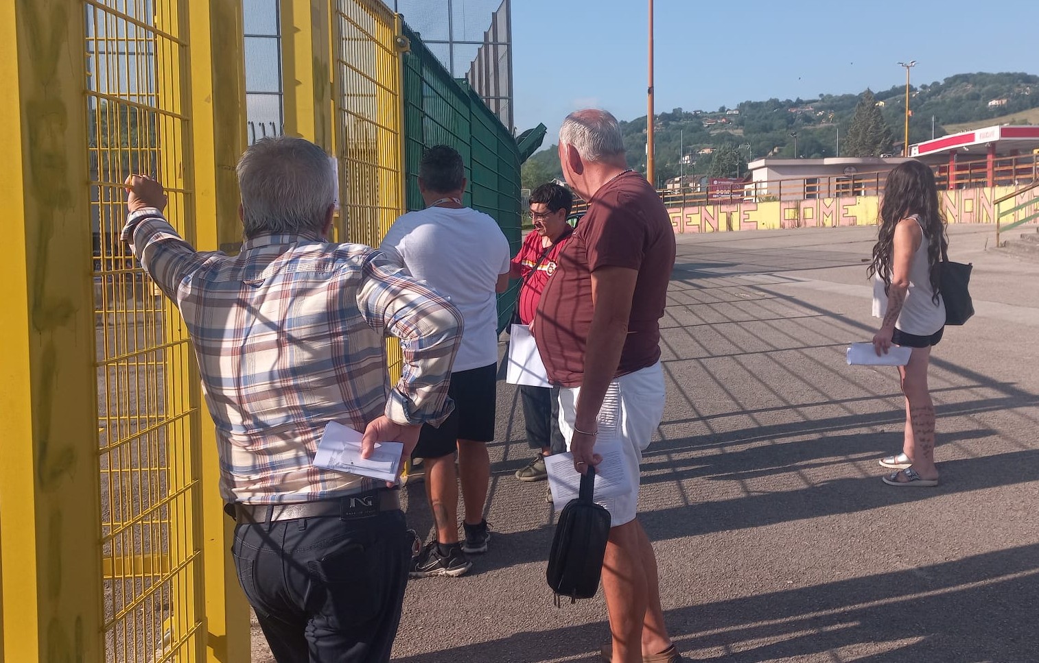 Benevento, iniziata la campagna abbonamenti: ecco il primo tifoso che ha rinnovato la tessera Benevento, iniziata la campagna abbonamenti: ecco il primo tifoso che ha rinnovato la tessera