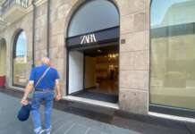 FOTO/ L’amarezza per “Zara” nell’era del commercio digitale