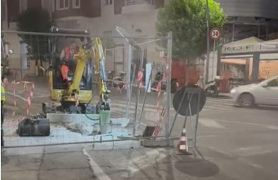 Napoli, lavori di scavo notturni all’Arenella: scoppia protesta dei residenti Napoli, lavori di scavo notturni all’Arenella: scoppia protesta dei residenti