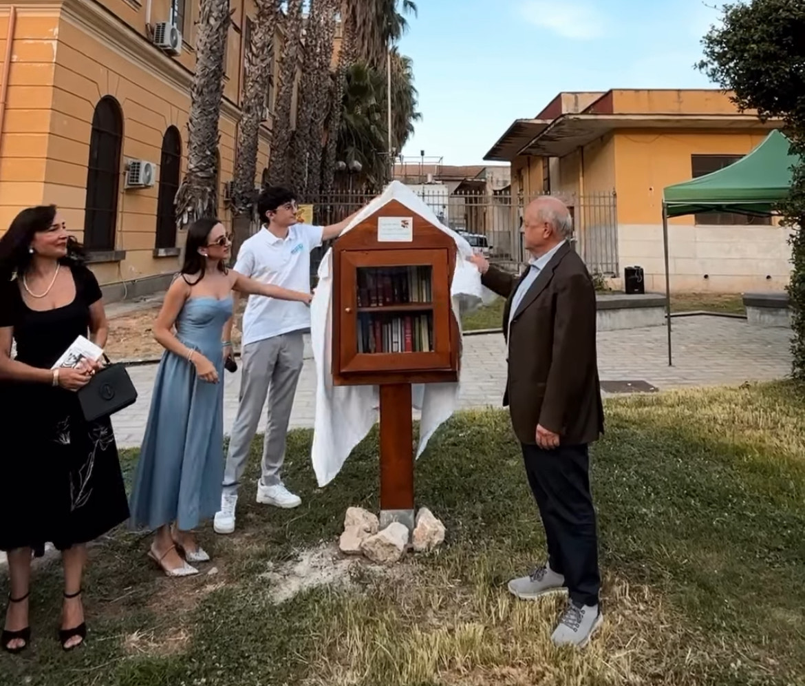 Teverola, inaugurata la casetta dei libri