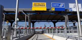 Protesta autotrasportatori, sull’A1 chiuso il nodo con A30 Caserta-Salerno Casello