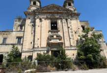 Napoli, Sos antica chiesa Santa Maria del Pianto: “Ancora calcinacci giù, intervenire per rischio crollo”
